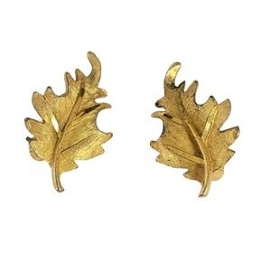 Vintage BSK Gold Tone Leaf Earrings Clip On Textured Fall Autumn Jewelry